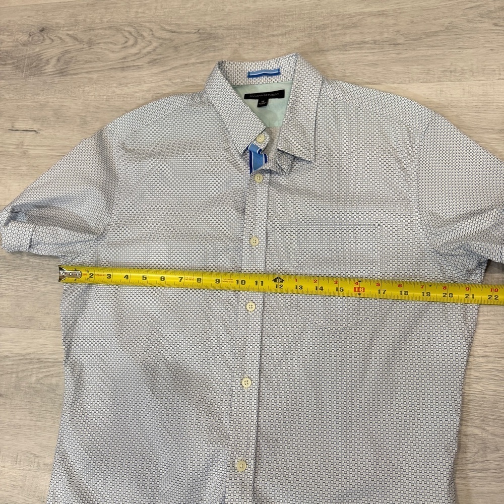 Banana Republic Light Blue Geometric Button Down Shirt Size M - Picture 10 of 17